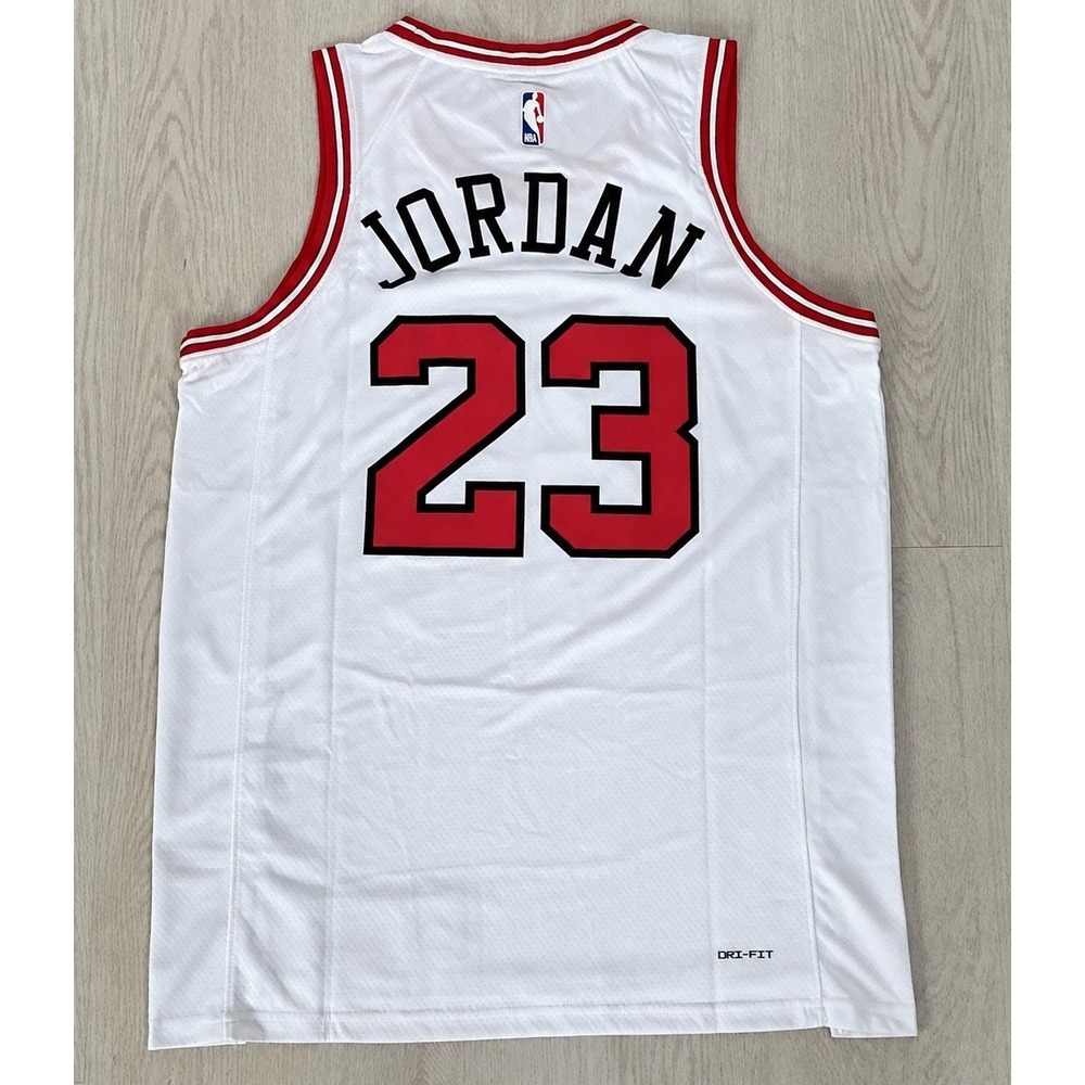 Nike NBA Chicago Bulls Michael Jordan #23 White Basketball Jersey Men's L (48)